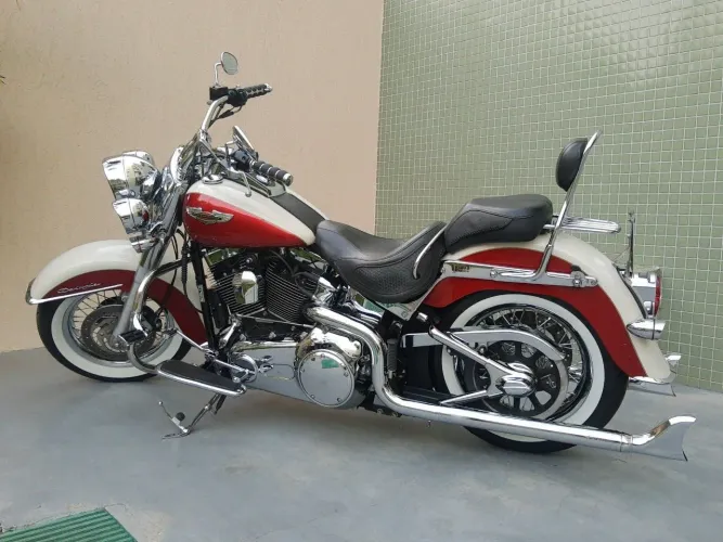 Harley- Deluxe- Linda