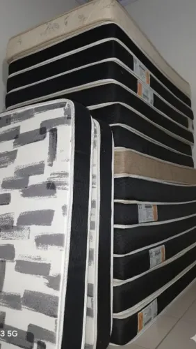 Colchão solteiro usado muito barato aproveite ( presta muita atenção não entrego ok )