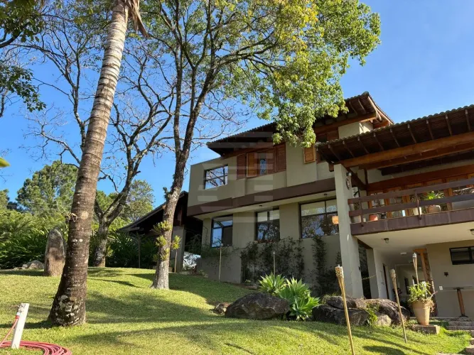 Casa em Condomínio, para Alugar no Gramado, 5 suítes, 7 banheiros 10 vagas