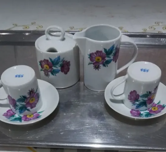 Jogo de porcelana SRS década de 70
