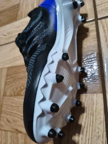 Chuteira Adidas ultraboost