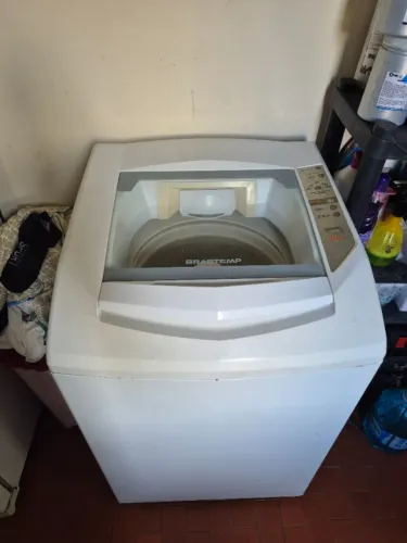Máquina de lavar Brastemp Clean de 10kg com tampa de vidro transparente
