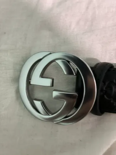 Cinto Gucci em Couro com Fivela GG - Tamanho 115cm