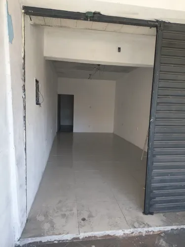 Alugo loja Bangu 