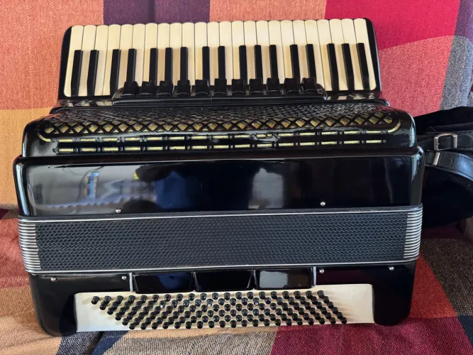 Acordeon Latosca 120 bx Com Ressonância