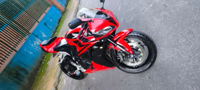 CBR 600 r ano 08 doc ok acc troca 