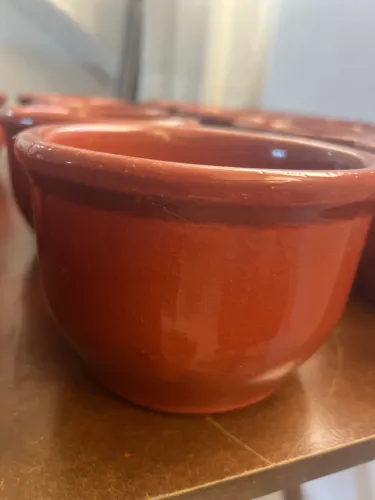 28 Cumbuca de barro (NOVO ) Sopa/ Feijoadas cor marrom 800 ml R$35,00 a unidade