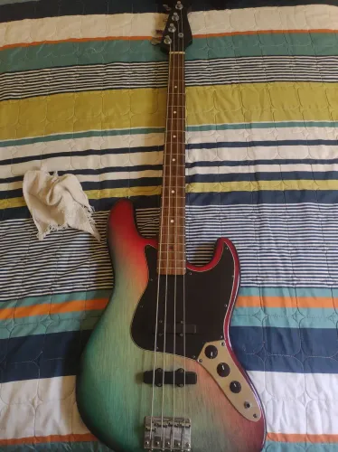 Baixo jazz bass