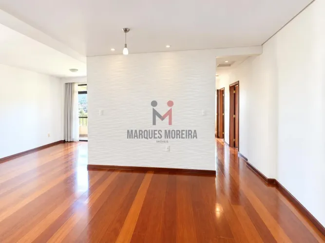 Apartamento 3 Quartos com Suíte, Varanda e 2 Vagas em Localização Valorizada