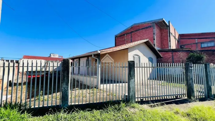 TERRENO DE 373M² NO BOQUEIRÃO, CURITIBA: ZS1.1 PARA USO RESIDENCIAL OU COMERCIAL | AKG IMÓ