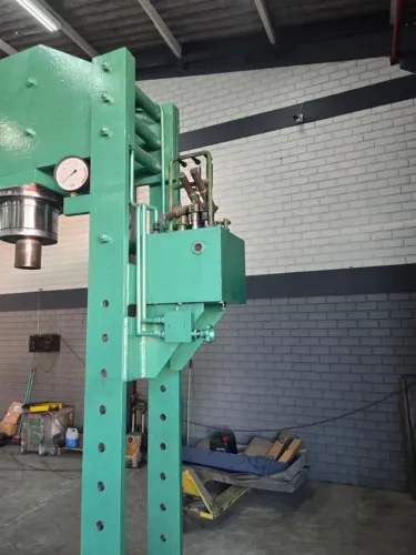 Prensa saca pino 150 ton grande porte