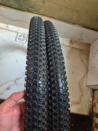 Pneu pireli sem arame 2.20 scorpion