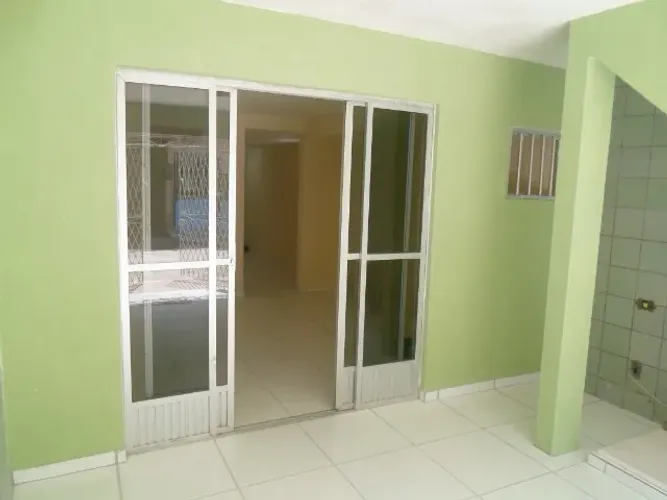 PRA VENDER EM PEIXINHOS 02 CASAS TIPO DUPLEX ( UMA EM CIMA DA OUTRA) EXCELENTE OPORTUNIDAD