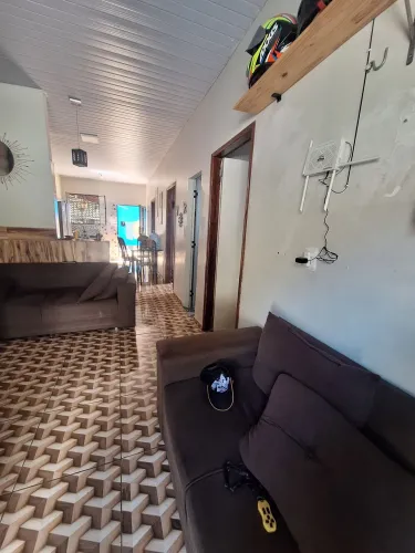 Vendo casa com piscina/ aceita entrada de 120mil e parcelas de 2mil