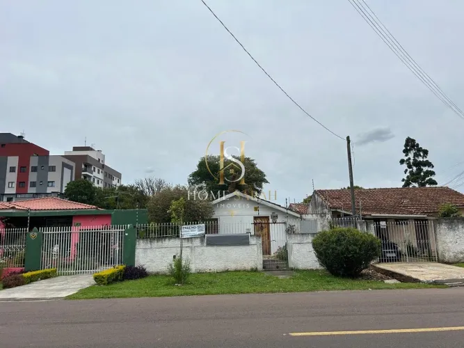 Terreno à Venda no Capão da Imbuia com 600 m² - potencial construtivo