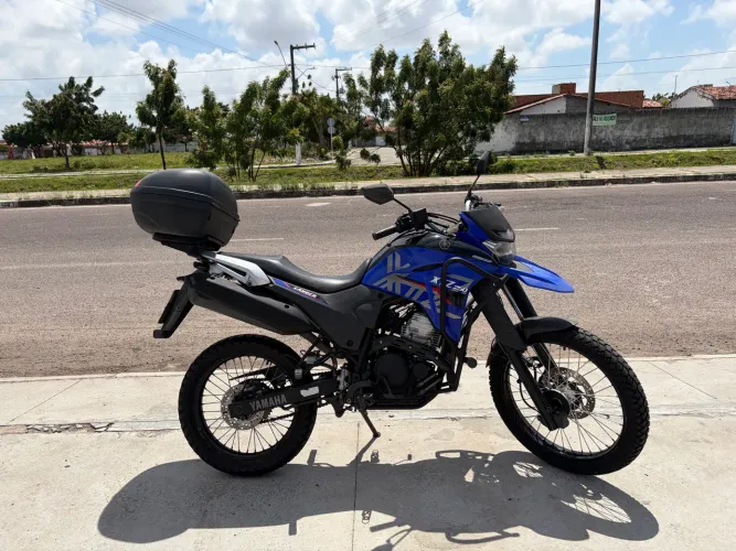 Vendo moto em perfeito estado de uso e conservação