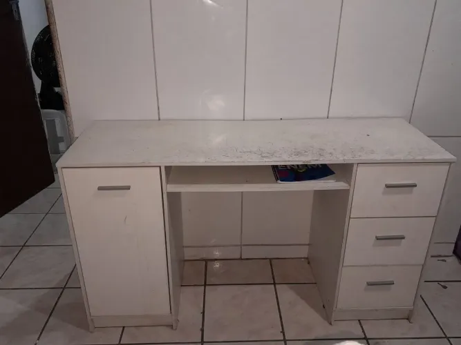 Escrivaninha vitória