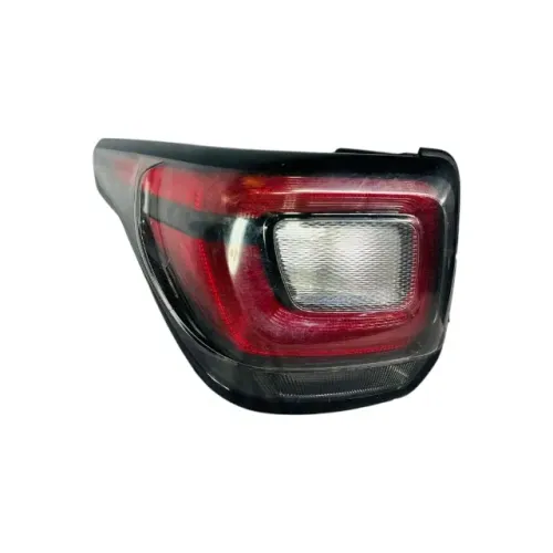 Lanterna Traseira Fiat Strada lado esquerdo 20/25