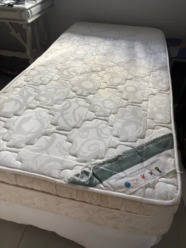 Cama box solteiro bom estado