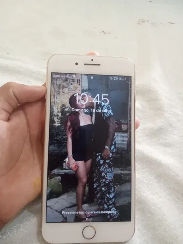 iPhone todo bom, icroud livre, o único defeito a câmera traseira, mais se dá um tapa pega