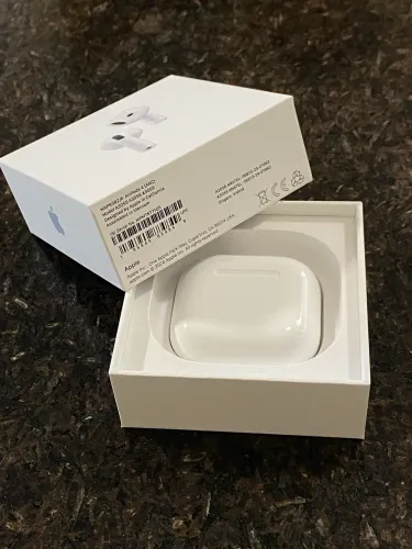 Apple airpodds 4 com cancelamento de ruído ativo NOVO