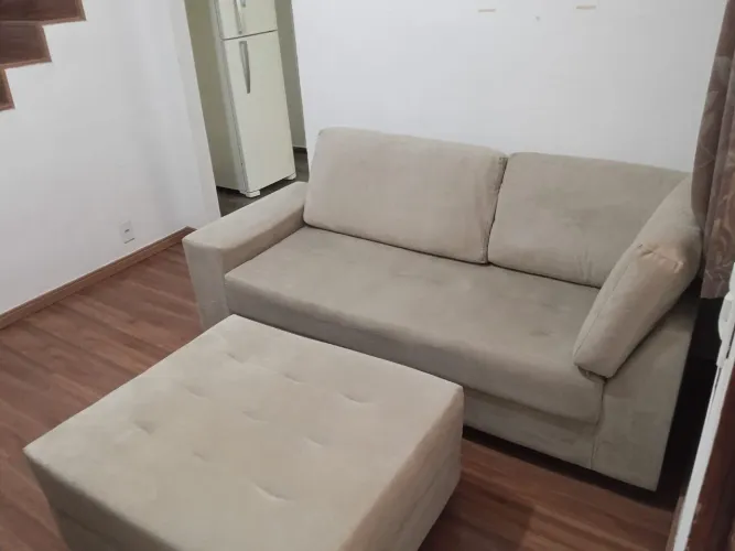 Sofá 3 lugares + puff