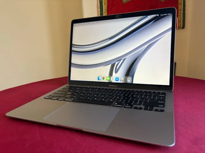 MacBook Air 13" M1 2020 - 8GB RAM / 256GB SSD