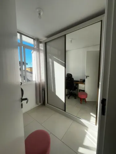 Guarda roupa em estado de novo 1.77 x 2.35