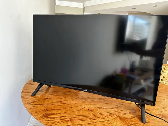 TV SMARTFY 32 polegadas nova