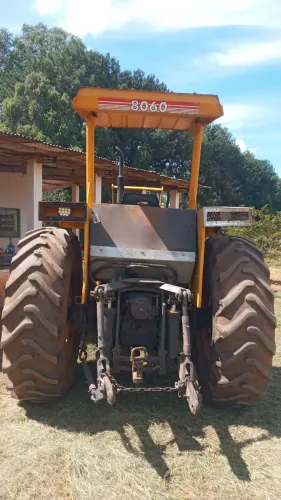 Trator CBT 8060