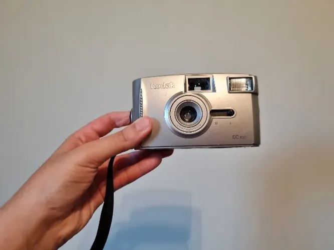 Kodak EC100 - Câmera analógica compacta