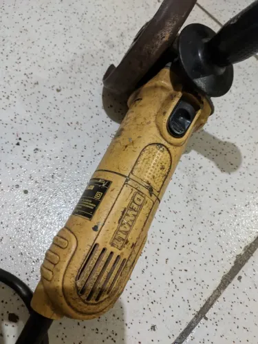 Esmerilhadeira dewalt 127v