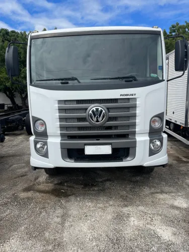 Caminhão VW 24.260 Baú Refrigerado