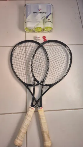 Par de Raquetes Wilson Blade 98 16x19 304g