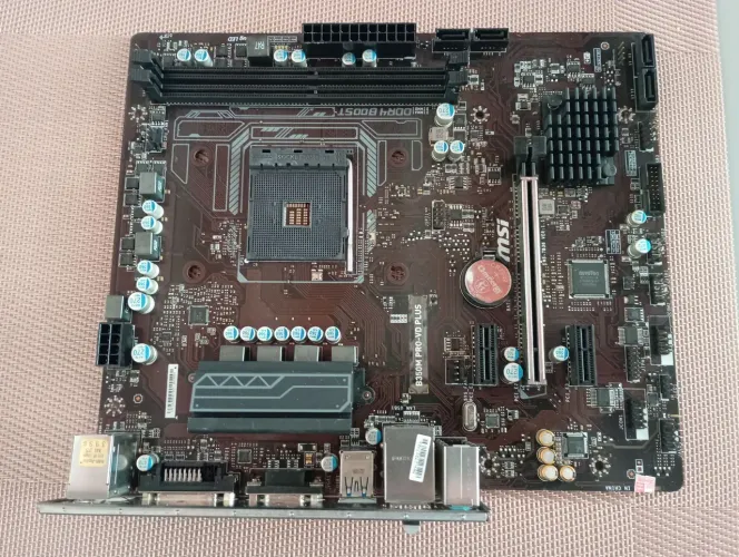 Placa mãe AM4 - MSI B350M Pro-VD Plus + placa adaptadora de SSD M.2 para PCI-Express 1x <br>