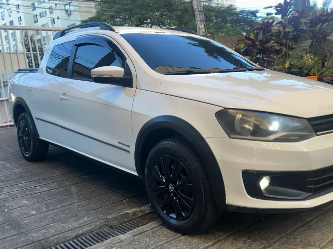 Volkswagen Saveiro Highline 1.6 T. Flex 8V CD 2015