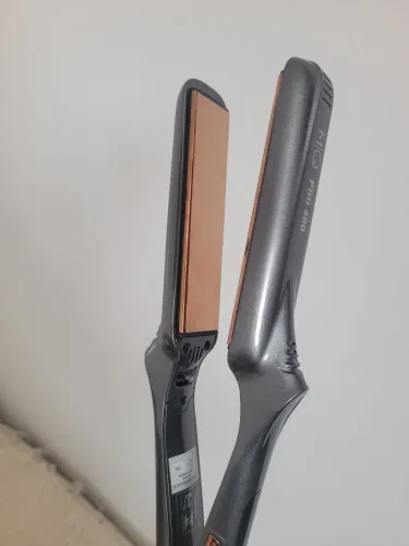 Prancha de cabelo profissional M/Q 480, Bivolt, seminova.