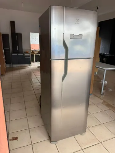 Hoje entrego geladeira inox perfeita dou garantia