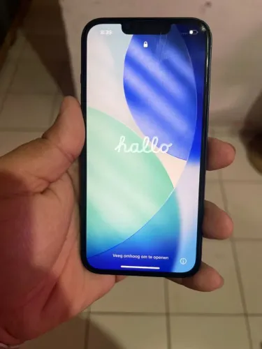 Iphone 13 bateria 81%