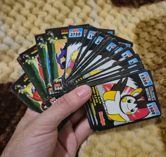 Cards Pokemon Black White e Ben 10 Alien Force