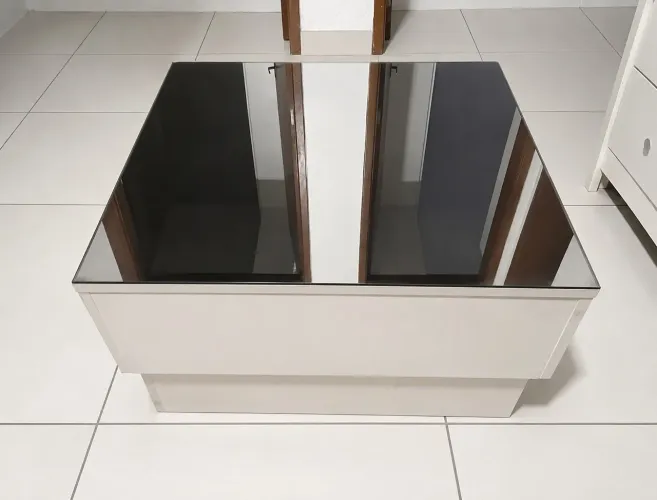 Mesa de centro espelhada