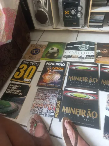 Revista antigas Mineirão 40 e 50 histórias de Silvio Santos etc