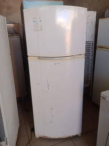 Geladeira Consul Bem Estar Frost Free 402L funcionando