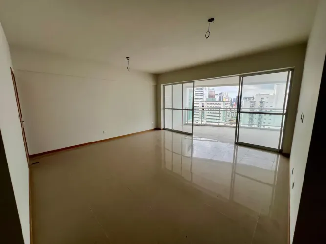 3 SUITES NO UMARIZAL/NAZARE - CONDOMINIO LISSE