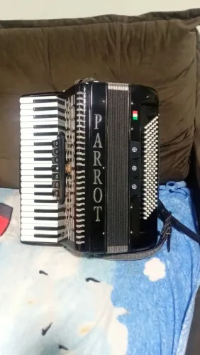 Vendo sanfona, gaita 120 baixos