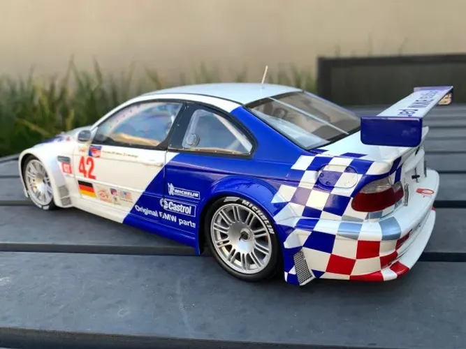 Miniatura BMW M3 GTR Minichamps 1:18