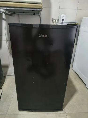 Frigobar Midea Black