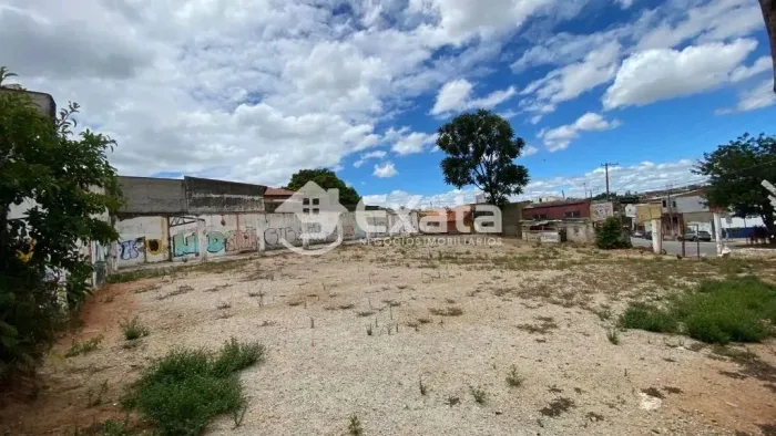 Amplo Terreno Disponivel para Aluguel na Vila Assis