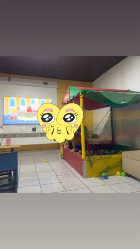 Casinha de bolinha grande de 1,50m já vai com as bolinhas