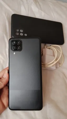 Vende-se celular samsung A12 ,com um ano de uso!